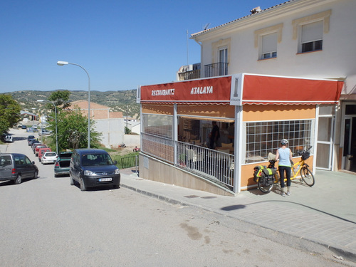 We stopped at the first restaurant in Montefr&iacute;o for lunch.